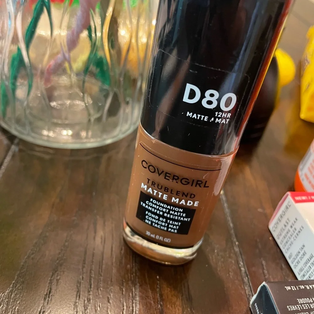 Covergirl TruBlend Matte Made Liquid Makeup, D80-Soft Sable
